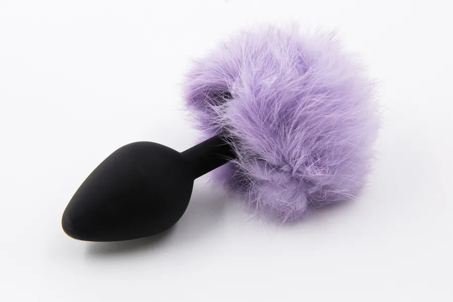 Хвост зая М черный силикон светло-фиолетовый