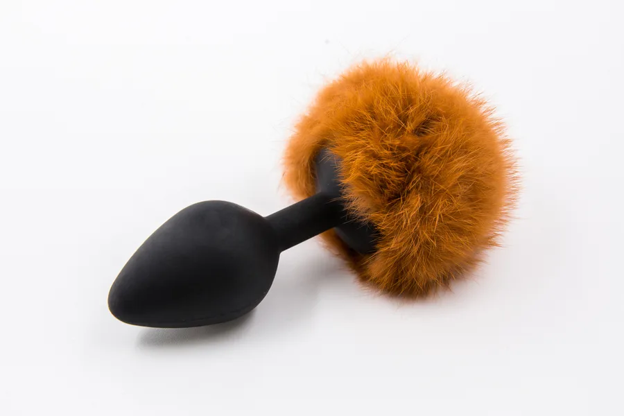 Хвост зая М черный силикон коричневый