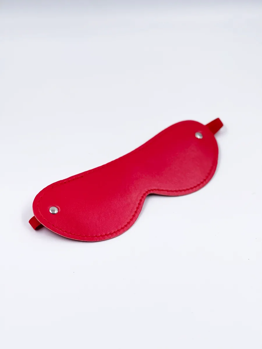 Маска экокожа YZ-009 красная