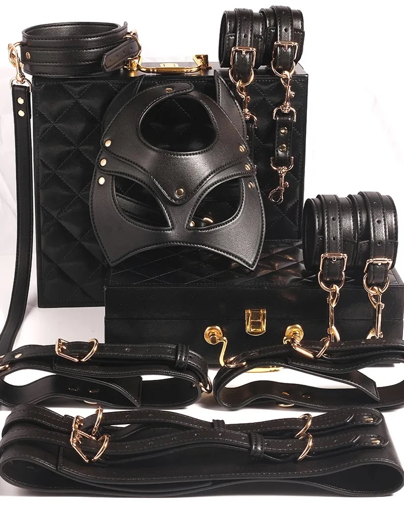 Набор БДСМ с кейсом кожа черный(маска,оковы,поножи,пояс,фиксаторы на бедра,ошейник,поводок,кейс)