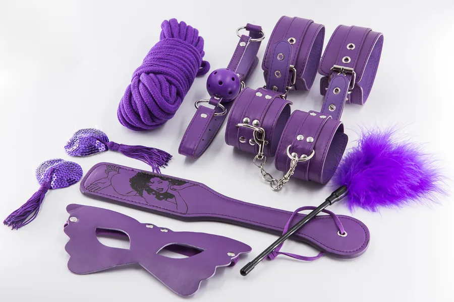 Набір БДСМ фіолетовий довгий (плескання, мотузка, маска кляп, ніпелі, окови, пушок, поножі) ТС-8002