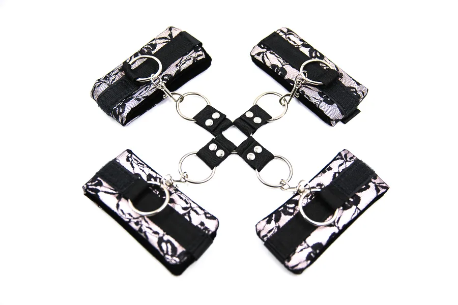 Бандаж крест на крест с кружевной вставкой