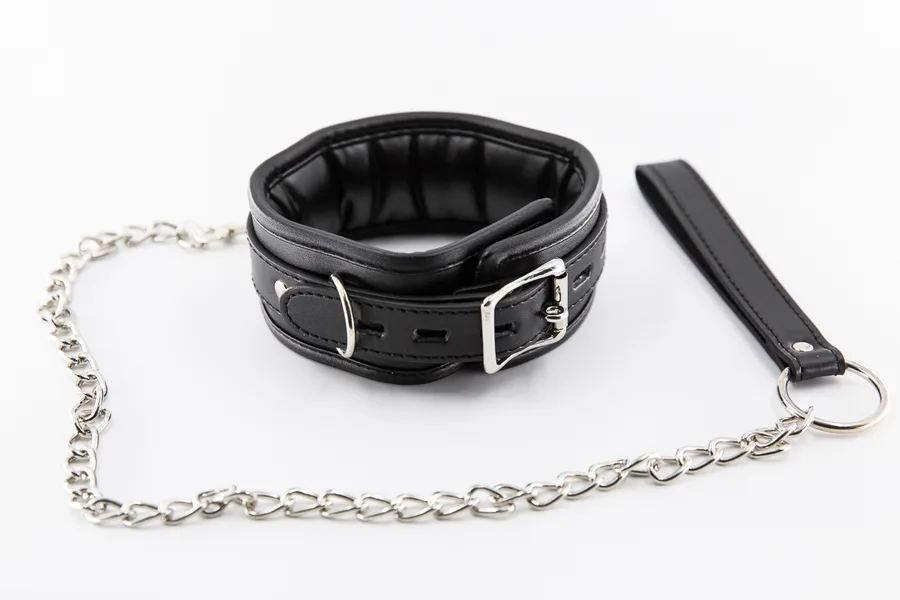 Ошейники с поводком jq-046 эко кожа дутый серебряная цепочка