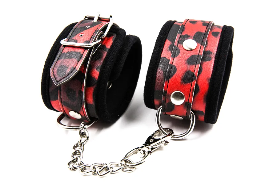 Оковы на ноги леопард красн