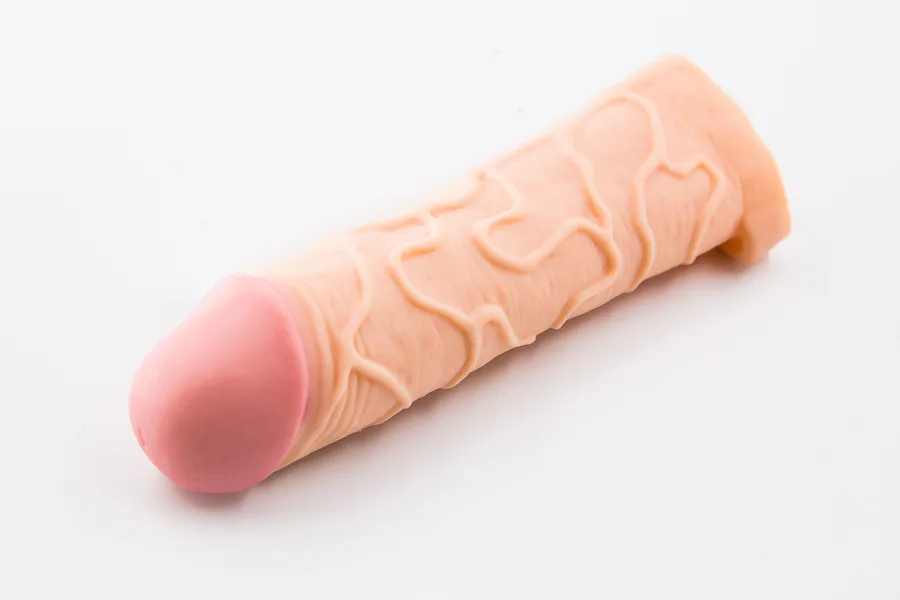 Насадка на член із виїмкою для яєчок 18,5 BANG